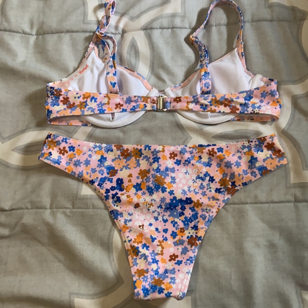 Romwe bathing suit - Picture 2 of 3